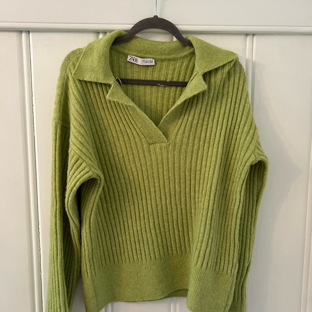 Zara Green V-Neck Ribbed Sweater